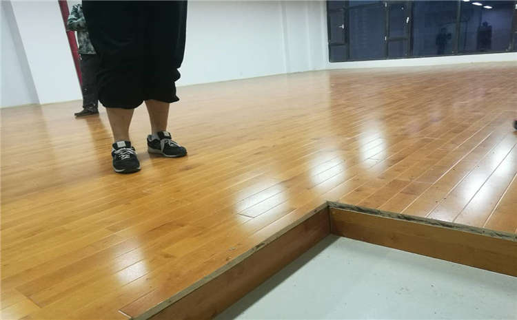 24厚排球館木地板多少錢一平米？