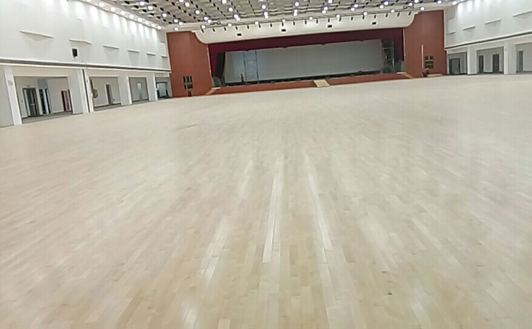 指接板體育運動地板怎么維修？