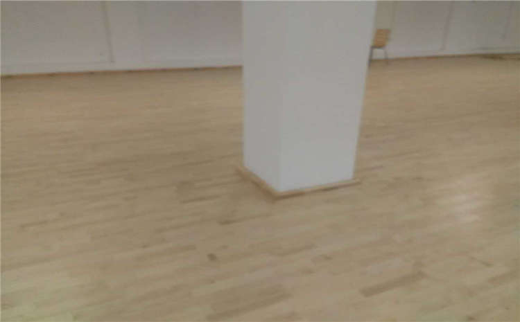 楓樺木和柞木運動木地板特點