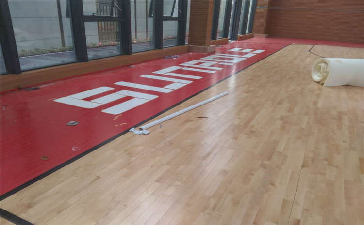 籃球館木地板