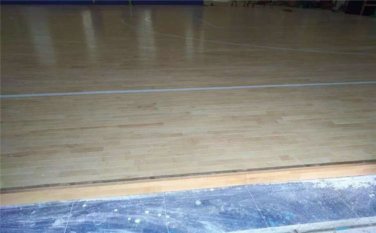 松木風雨操場地板施工技術方案
